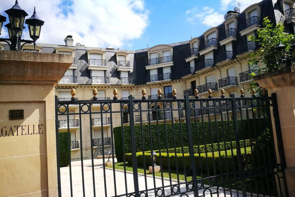 Nid Douillet A Bagatelle Apartment Deauville Luaran gambar