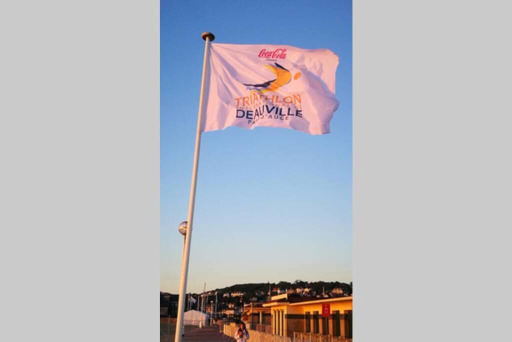 Nid Douillet A Bagatelle Apartment Deauville Luaran gambar